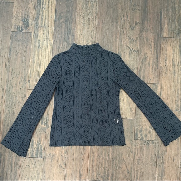 2/18$ Twik Simons Navy Blue Bell Sleeve Shirt 30% bundle discount!! - Picture 1 of 4